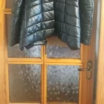 Шкіряна куртка з хутряним коміром