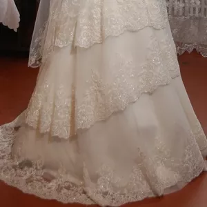 Продам свадебное платье.Размер 44-46.Цена 2500 грн.