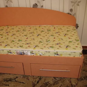 Кровать с матрасом 70х140