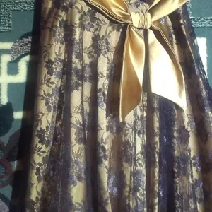 Платье  золотого цвета
