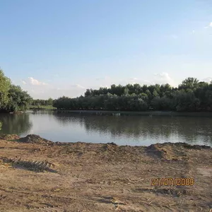 Продам 300 соток на берегу реки Северский Донец.