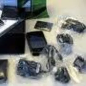 For Sell:Blackberry Storm----200euro(Buy 6units and get 2free).