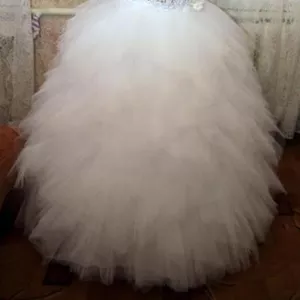 Продам свадебное платье-белого цвета