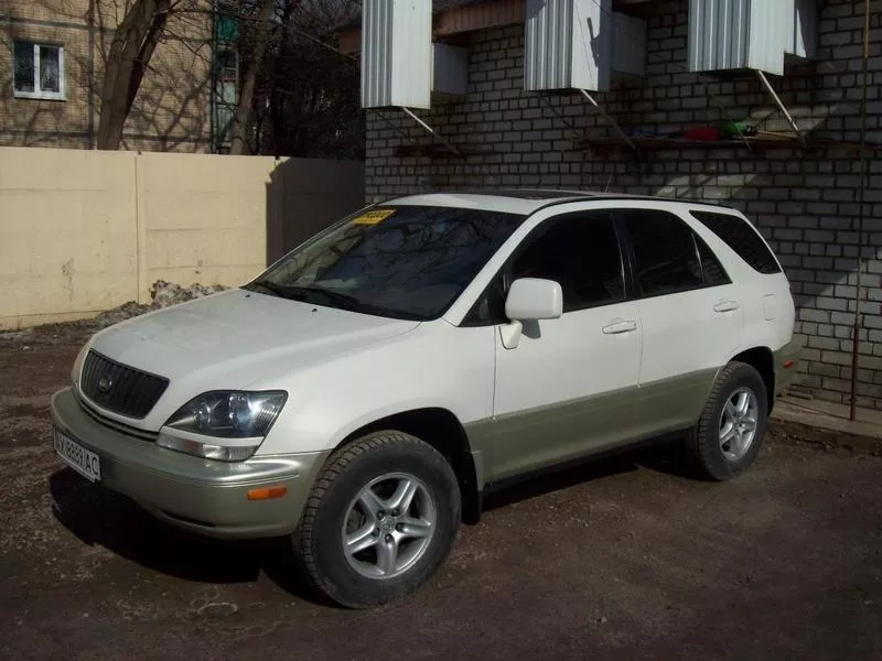 Продам Lexus RX-300 1999 года выпуска