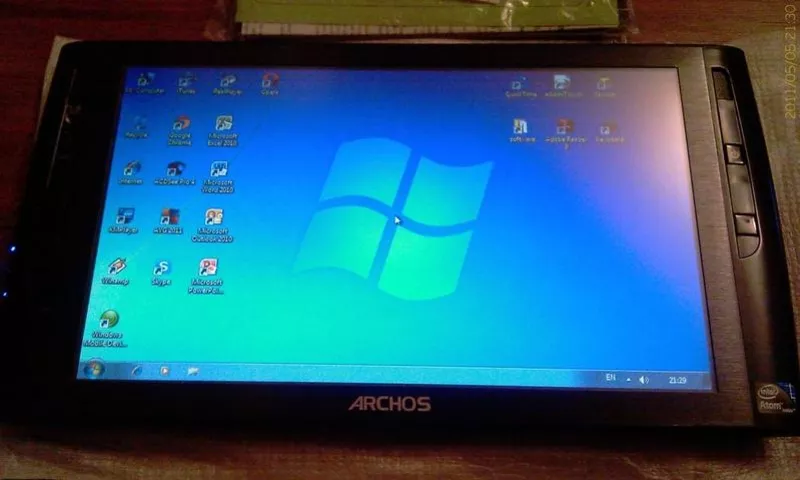 Планшет Archos 9: сенсорный 9 дюймов экран,  Intel Atom и Windows 7 3