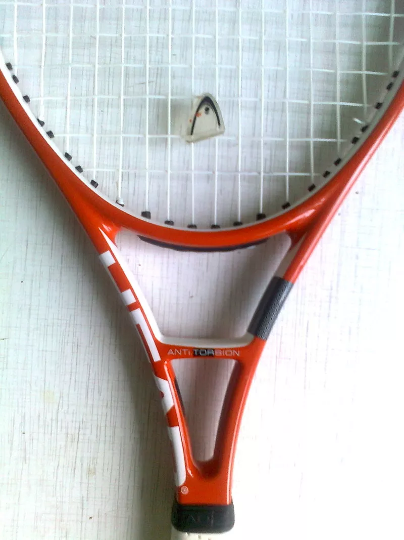 продается теннисная ракетка ( 