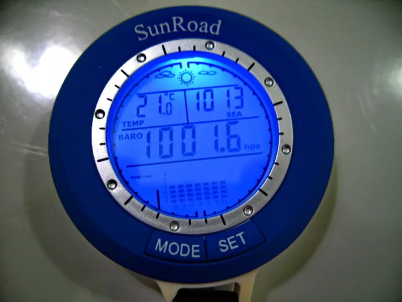 Барометр Рыбака SunRoad SR204 с термометром,  альтиметром 2