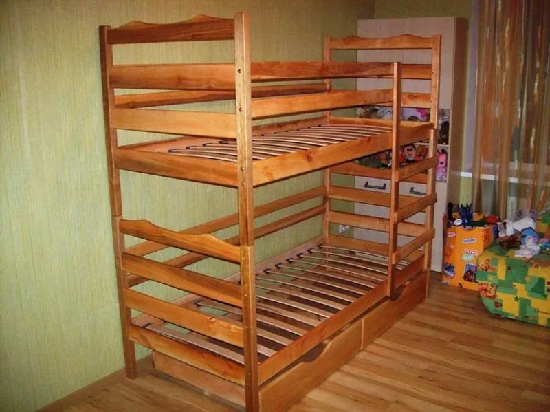 Детская двухъярусная кровать 
