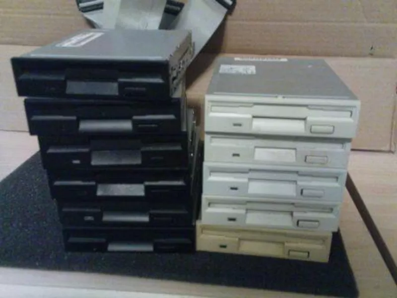 Продам floppy дисководы с шлейфом 2