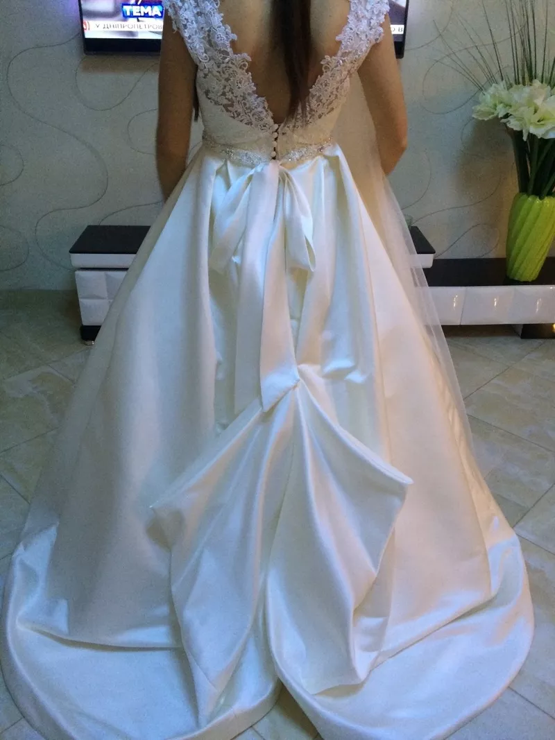 продам шикарное свадебное платье 7