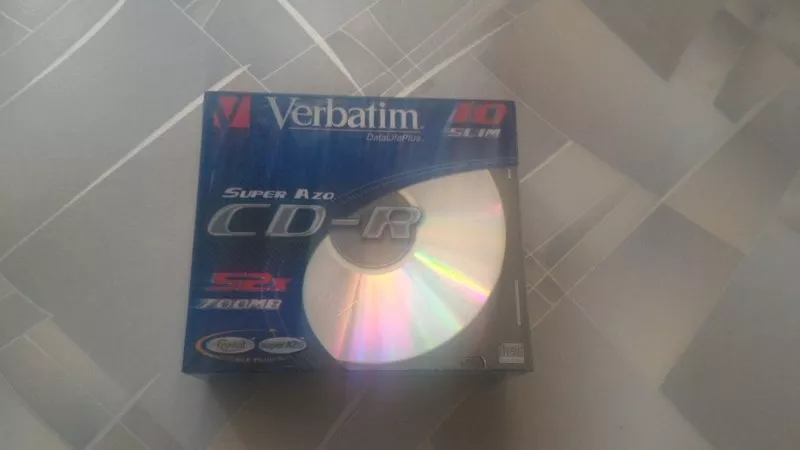 Продам диски CD-R Verbatim 700mb в слимах,  цена 10грнштука.