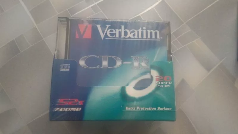 Продам диски CD-R Verbatim 700mb в слимах,  цена 10грнштука. 2