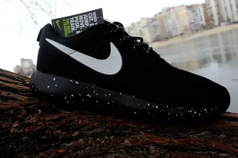 Продам кроссовки: Nike Roshe Run