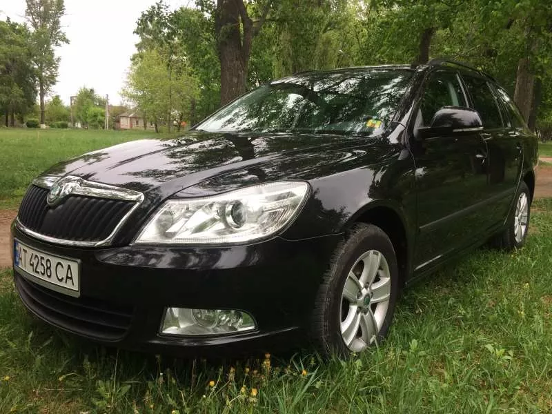 Автомобиль Skoda Octavia A5 1, 6 TDI 2011 год