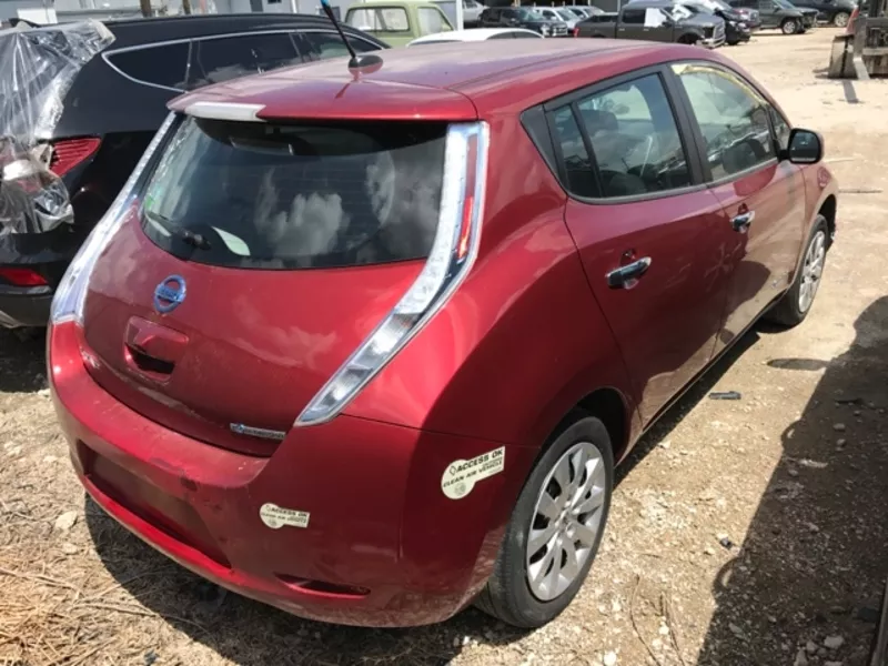 Электромобиль бу Nissan leaf