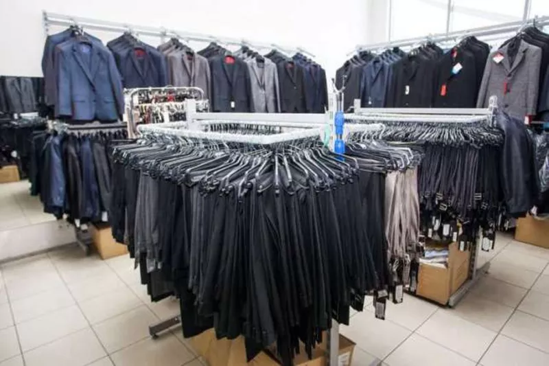 Продам оборудование (торговые стеллажи) для магазина одежды 3