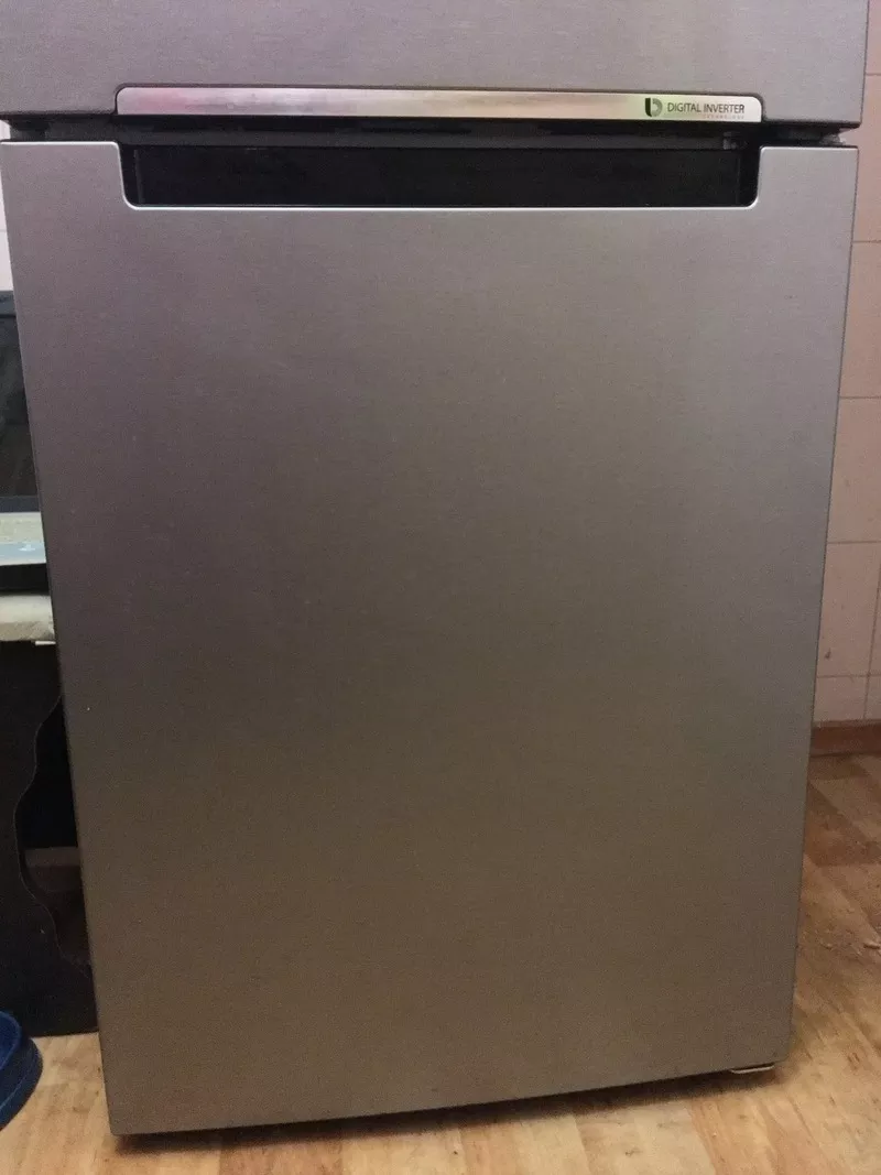 Продам холодильник Samsung RB33J3205SA  2