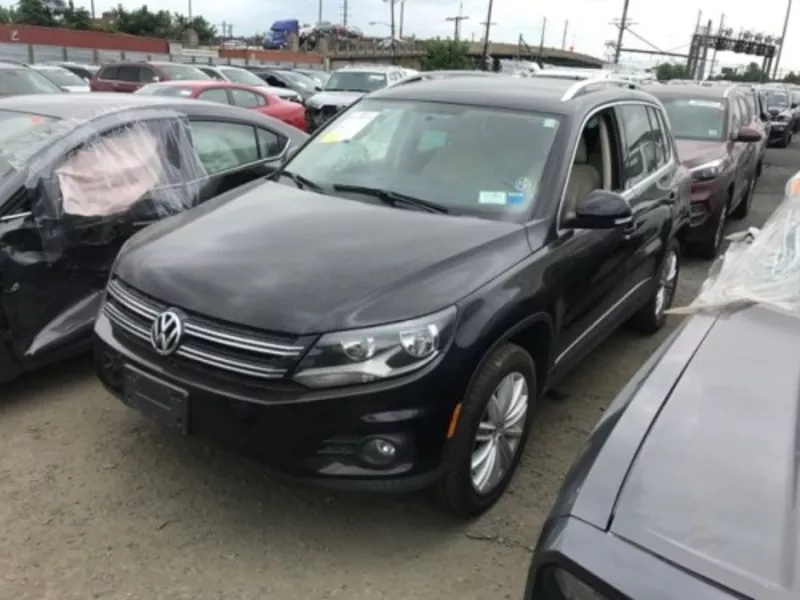 продам внедорожник VOLKSWAGEN TIGUAN из штатов