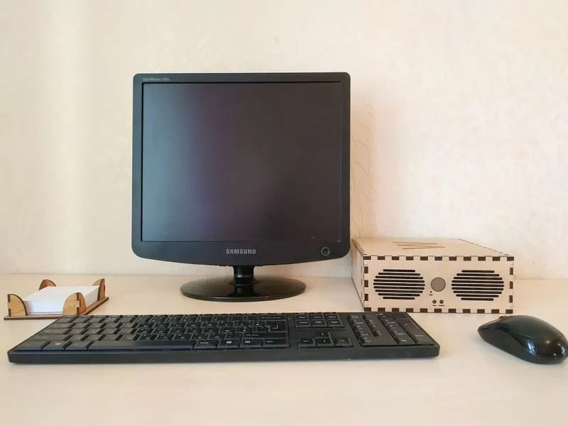 Корпус компьютера mini-ITX из дерева. WoodMark 3