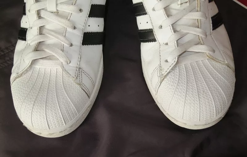 Продам легендарные кроссовки ADIDAS SUPERSTAR оригинальные 100 %, 42-43 5