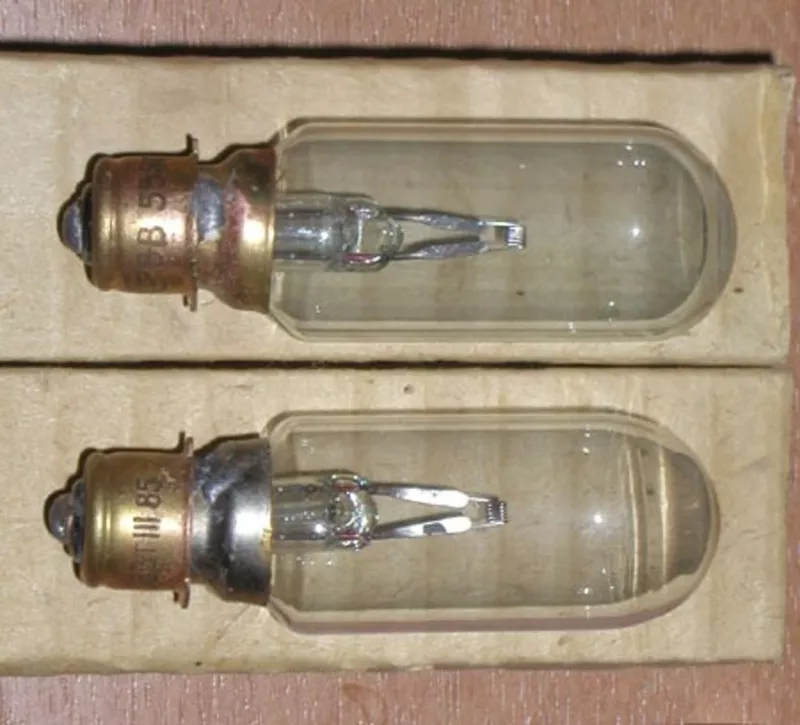 Лампа 8В 55Вт,  К8-55 P19s/13,  К-8-55,  K-8-55,  8V 55W,  8 вольт 55 ватт