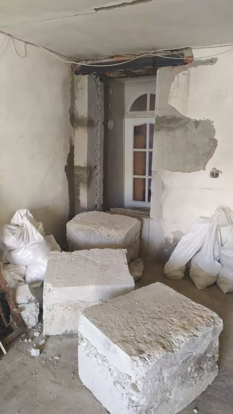 Проемы,  отверстия в фундаментных блоках Демонтаж бетона,  кирпича Харьков