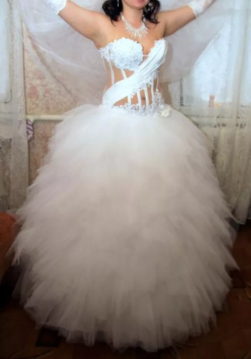Продам свадебное платье-белого цвета